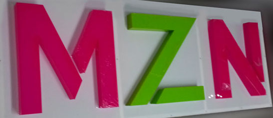 Letras planas fabricadas en acrílico
